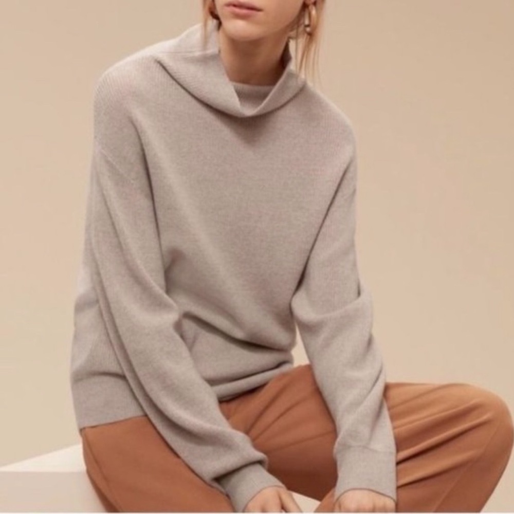 Aritzia Wilfred Cyprie Sweater Merino wool mockneck size small cream oatmeal
